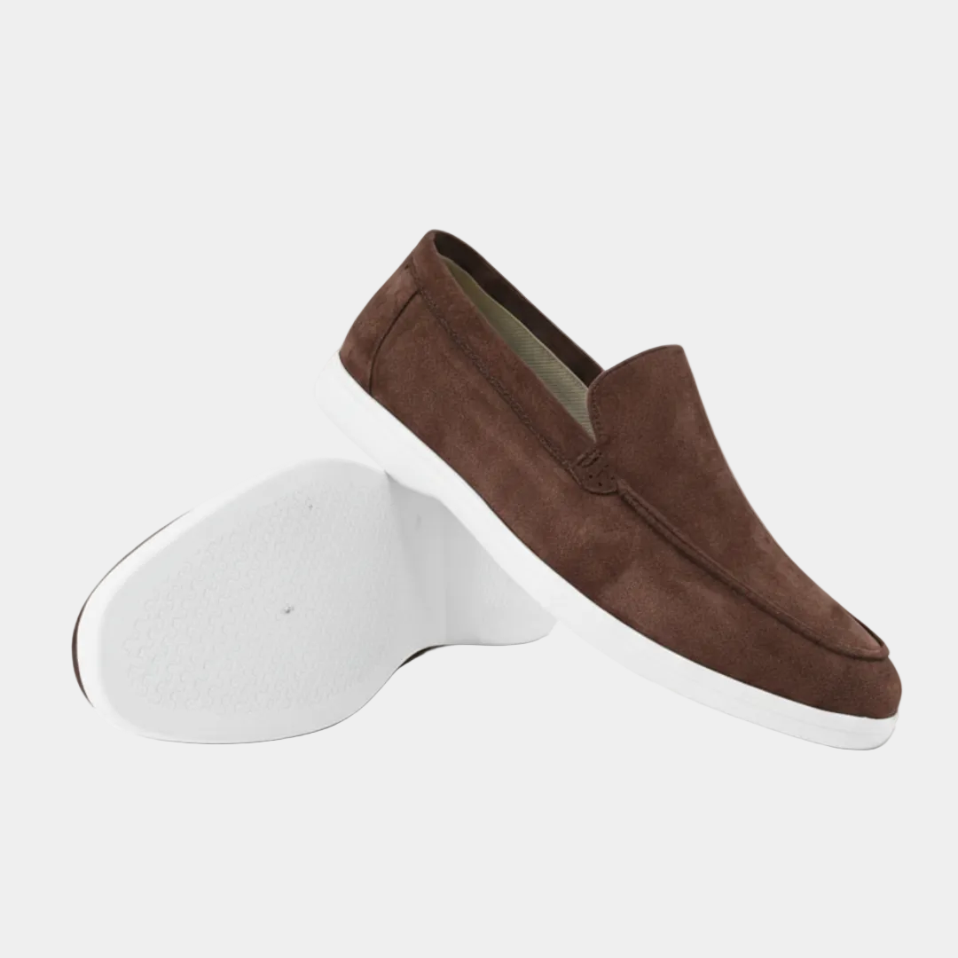 Men's slip-on loafers with visible stitching and light-coloured soles