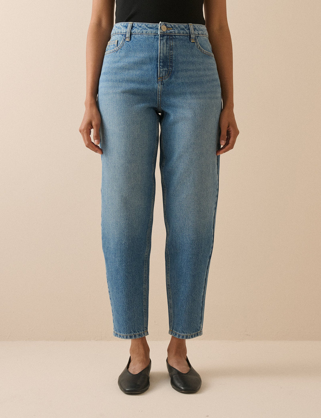 Women's blue high-rise cropped barrel leg jeans