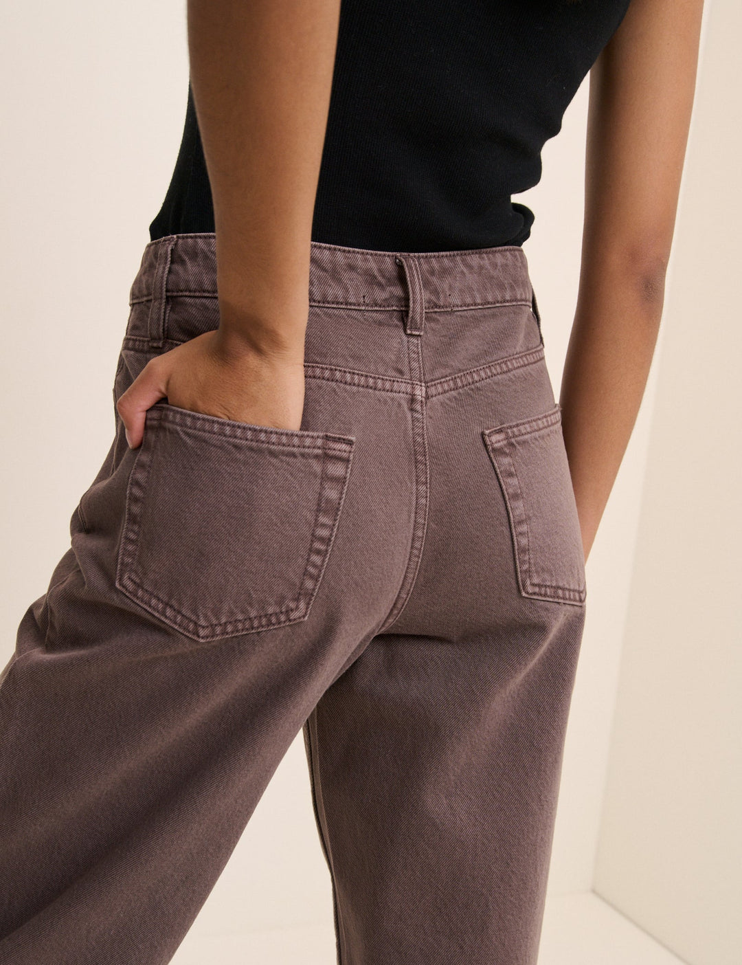 Women's brown high-rise cropped barrel leg jeans