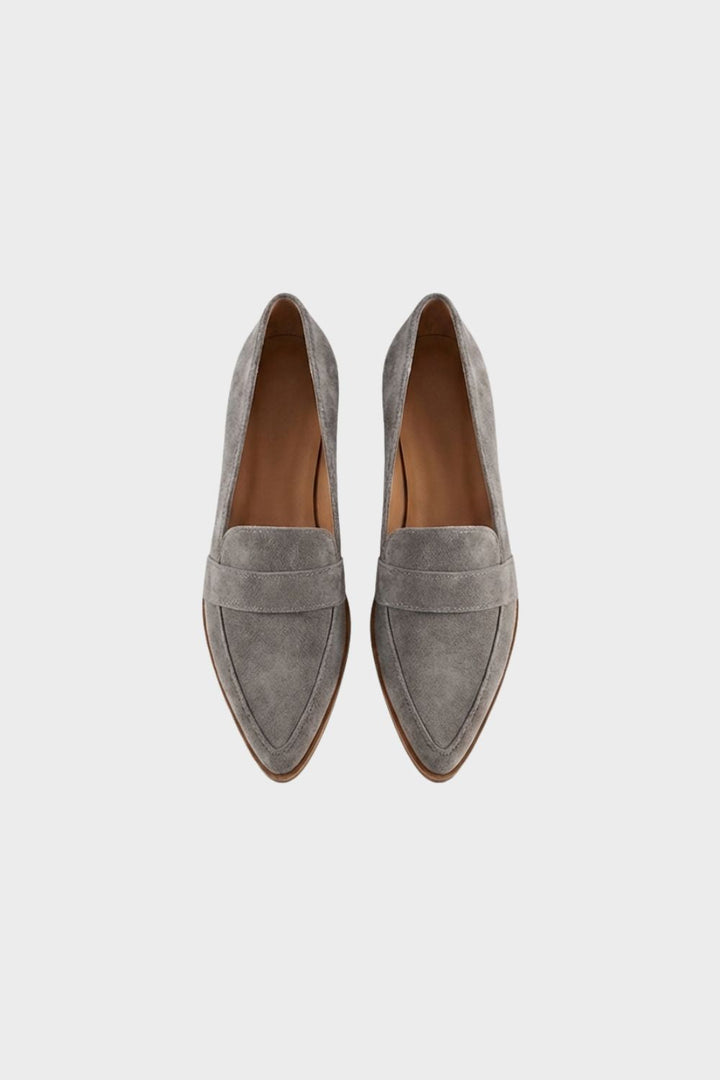 Women's pointed penny loafers with vamp strap and low heel