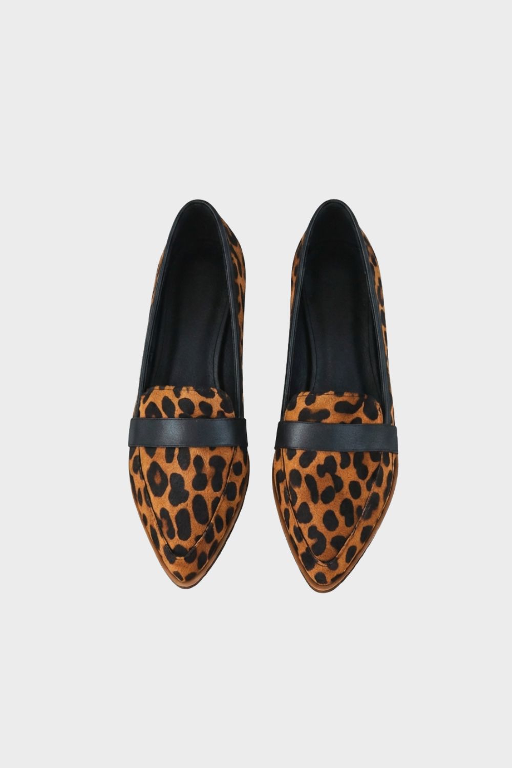 Women's pointed penny loafers with vamp strap and low heel