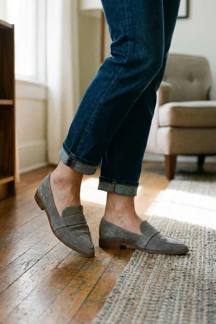 Women's pointed penny loafers with vamp strap and low heel