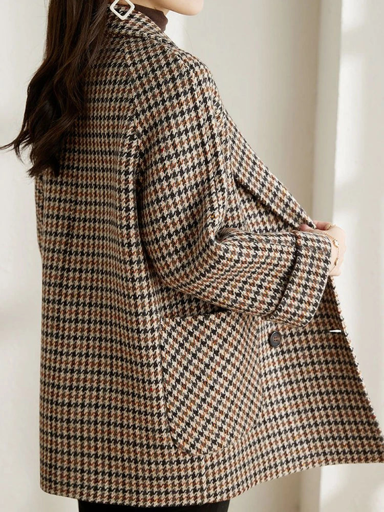 Women's houndstooth long coat with notched lapels and patch pockets