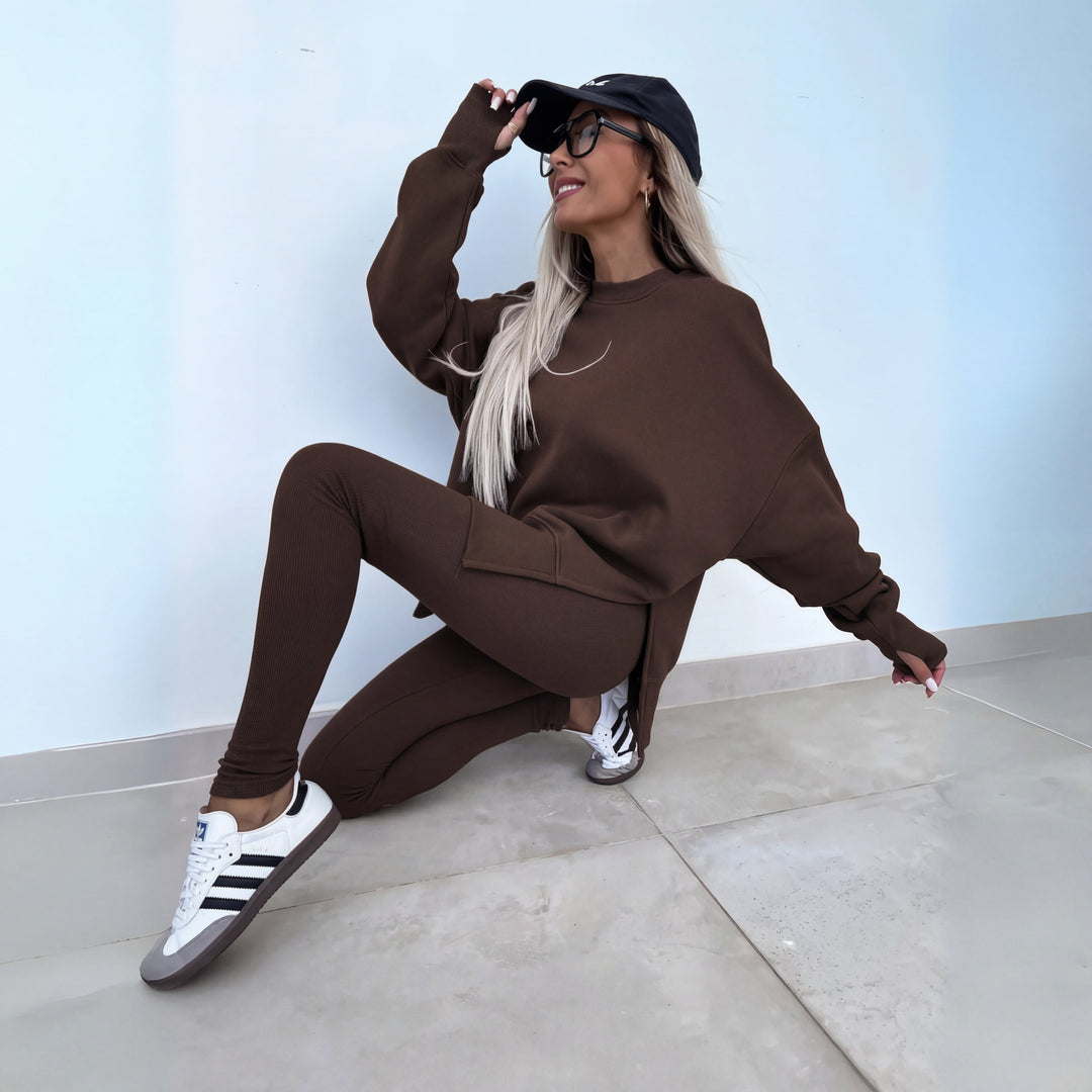 Women's long-sleeve sweatshirt and leggings set with crew neck