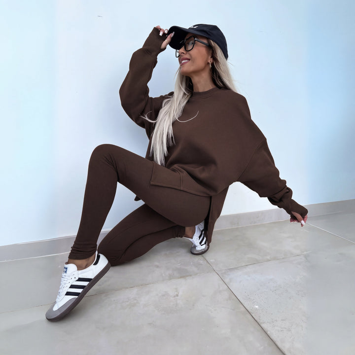 Women's long-sleeve sweatshirt and leggings set with crew neck