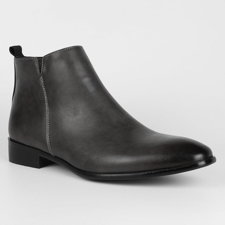 Men's ankle-height Chelsea boots with side zipper and low heel
