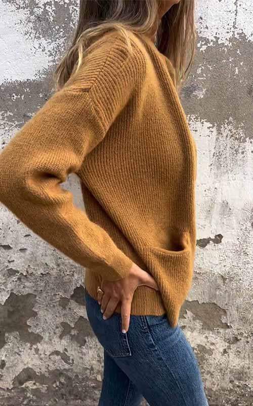 Women's knitted zip jacket with ribbed collar, long sleeves and front pockets