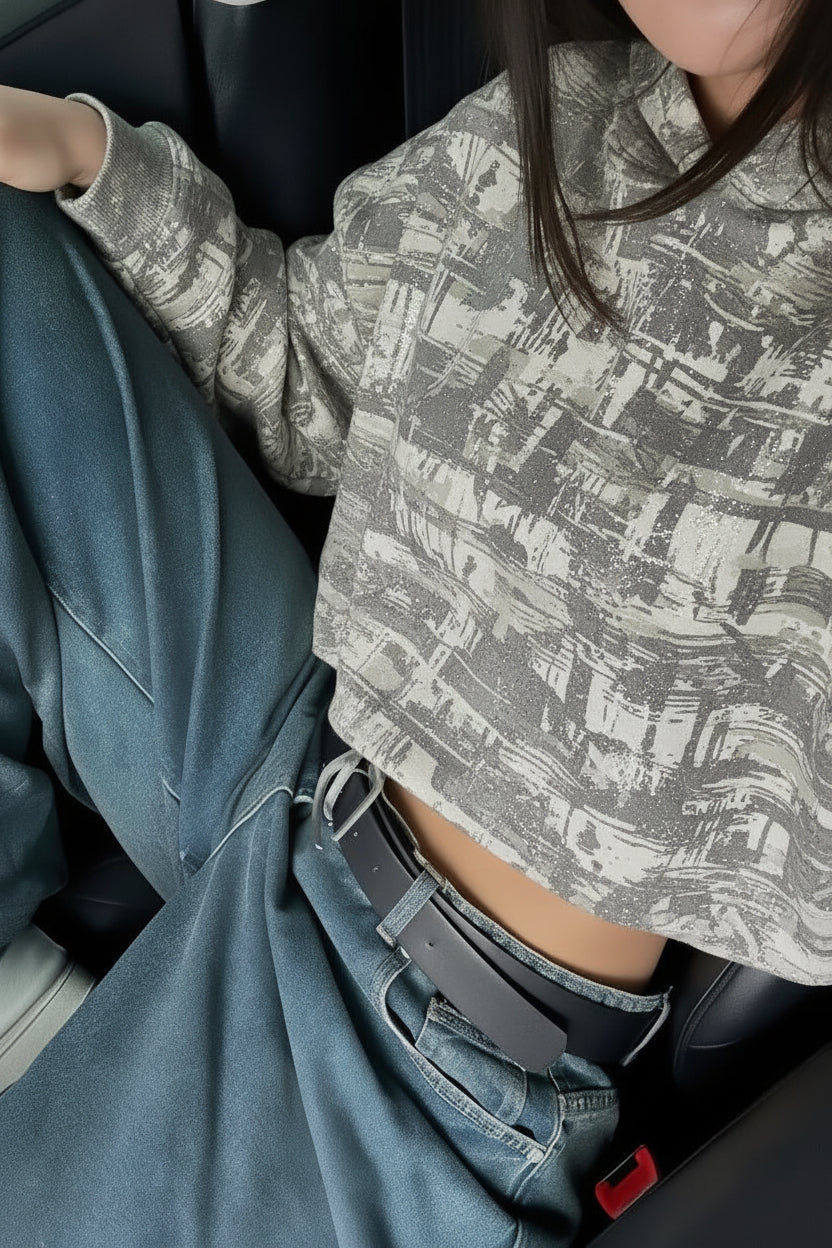 Women's oversized camouflage hoodie with hood and long sleeves