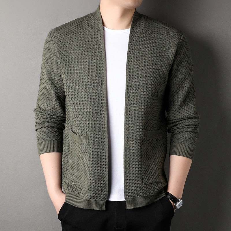 Men's textured knit cardigan with open front, long sleeves and two patch pockets