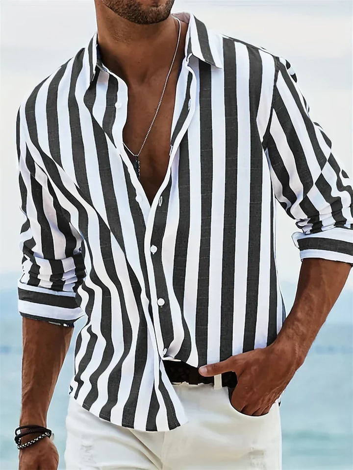 Men's relaxed shirt with vertical blue and white stripes, three-quarter sleeves