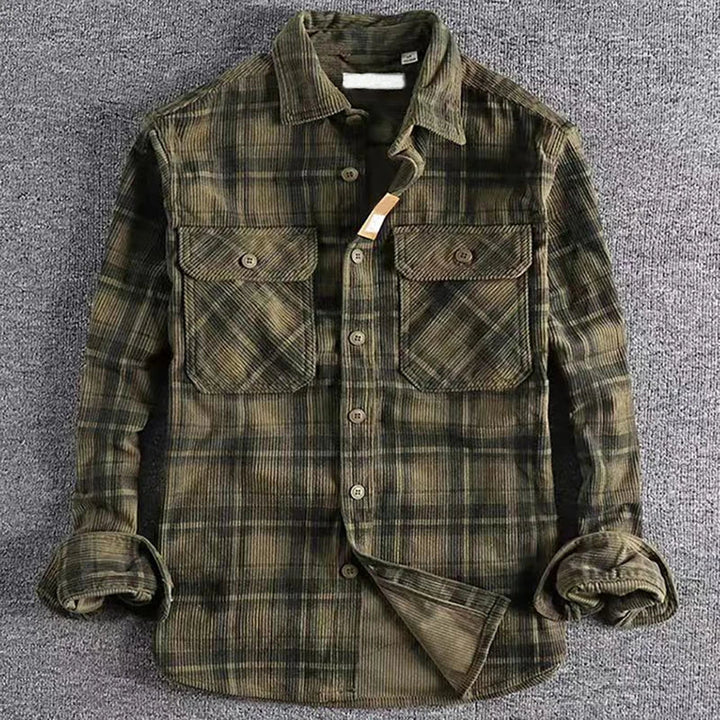 Men's long-sleeve plaid shirt with point collar and two chest pockets