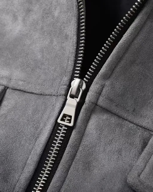 Men's field jacket with spread collar, four pockets and zip front
