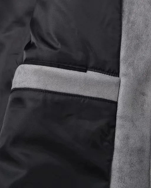 Men's field jacket with spread collar, four pockets and zip front