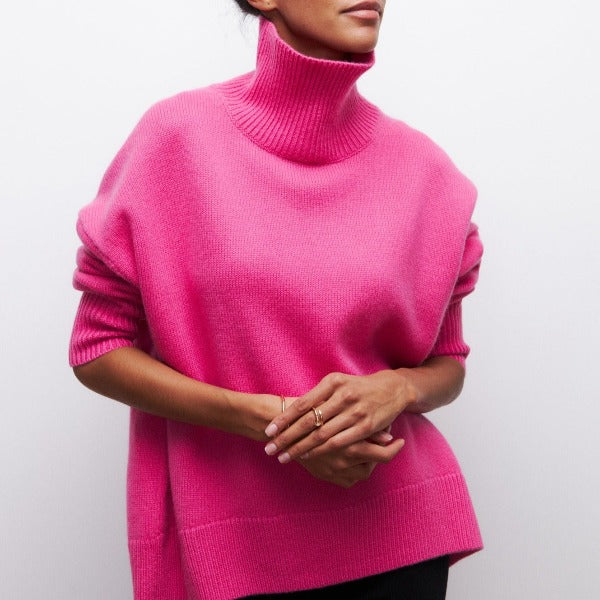 Women's relaxed turtleneck sweater with long sleeves and ribbed trims