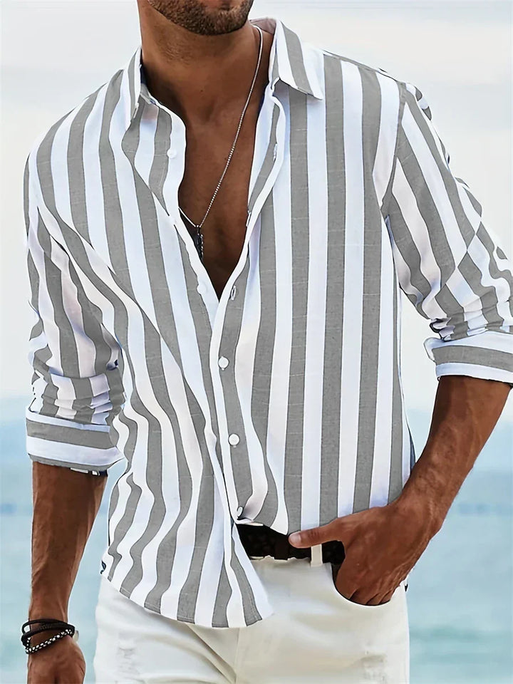 Men's relaxed shirt with vertical blue and white stripes, three-quarter sleeves