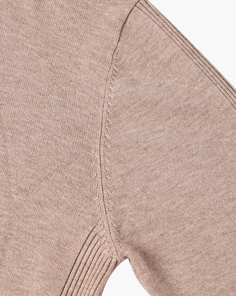 Women's ribbed turtleneck sweater with long sleeves and fitted hip-length cut