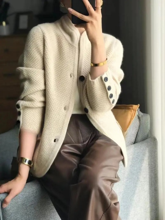 Women's textured knit cardigan jacket with buttons and front pockets