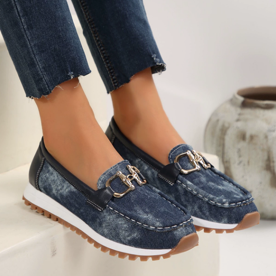 Women's abstract pattern loafers with decorative buckle and lugged flat sole