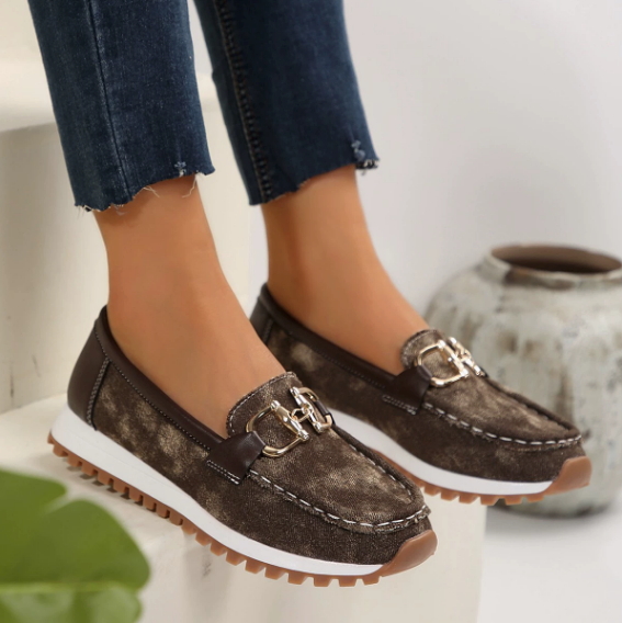 Women's abstract pattern loafers with decorative buckle and lugged flat sole