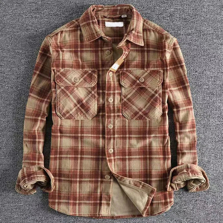 Men's long-sleeve plaid shirt with point collar and two chest pockets