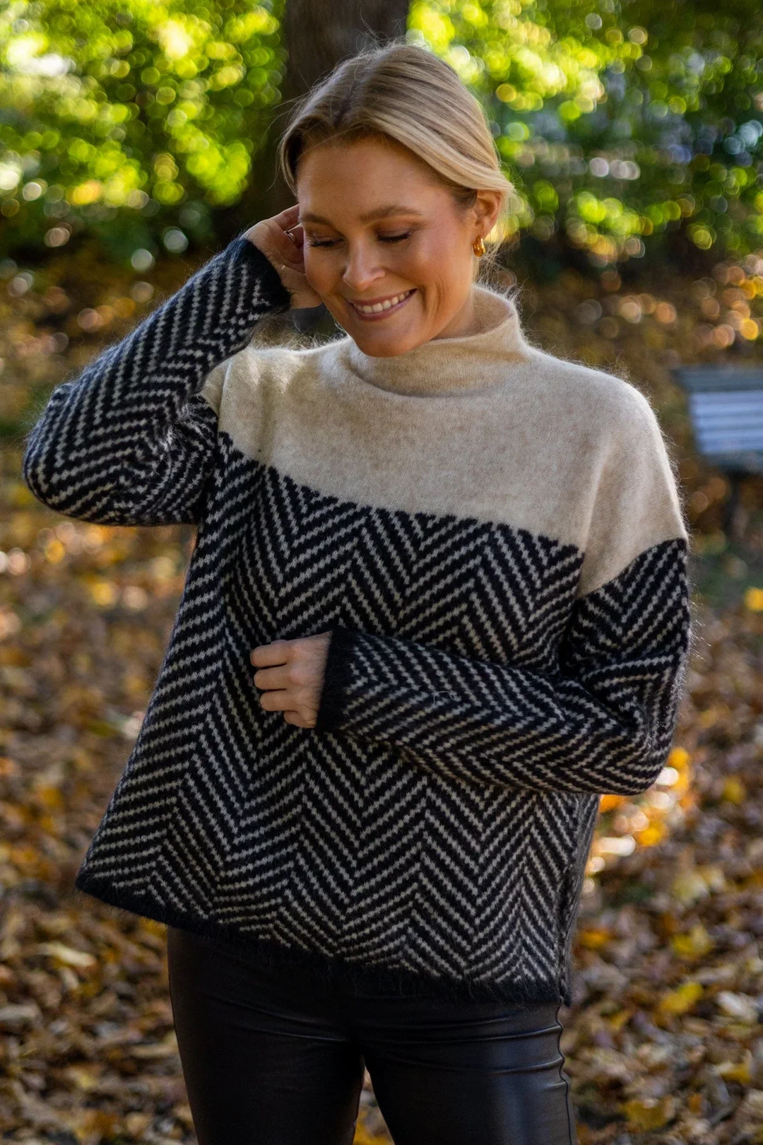 Women's chevron turtleneck sweater with long sleeves
