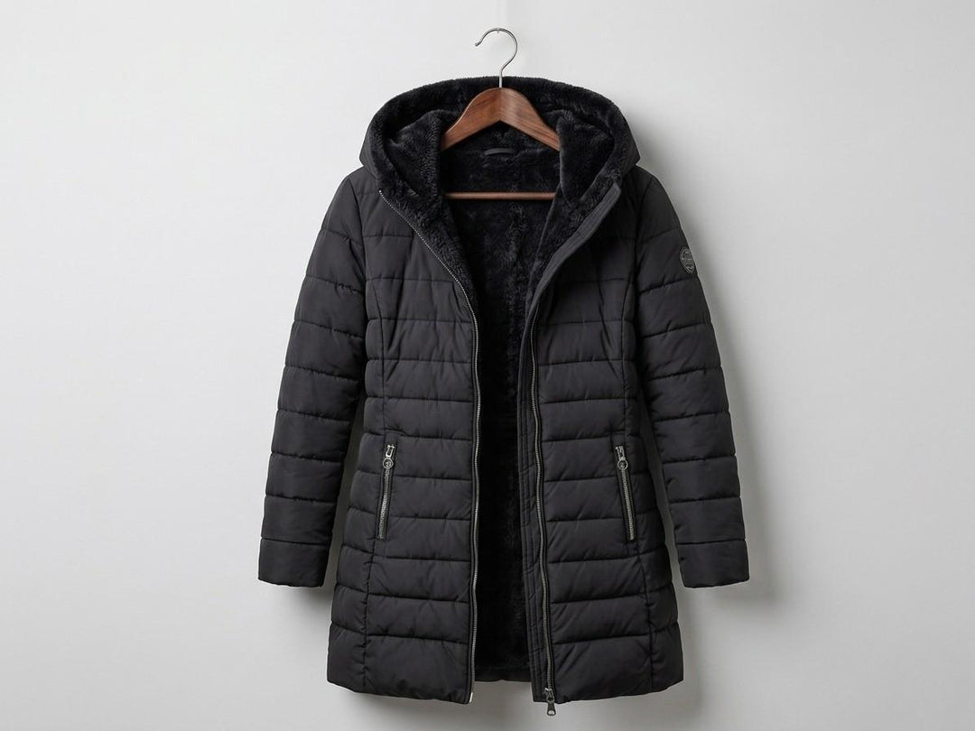 Women's quilted hooded coat with long sleeves and zip pockets