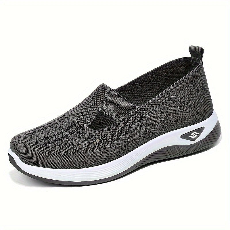 Women's knitted slip-on ballet flat with round toe and contrast sole