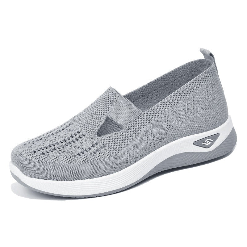 Women's knitted slip-on ballet flat with round toe and contrast sole