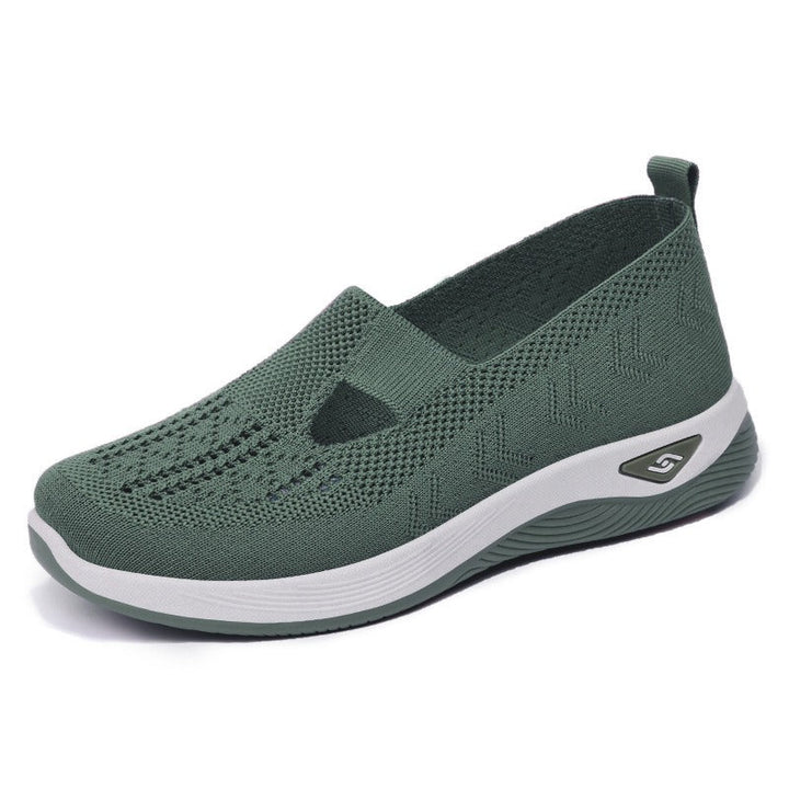 Women's knitted slip-on ballet flat with round toe and contrast sole