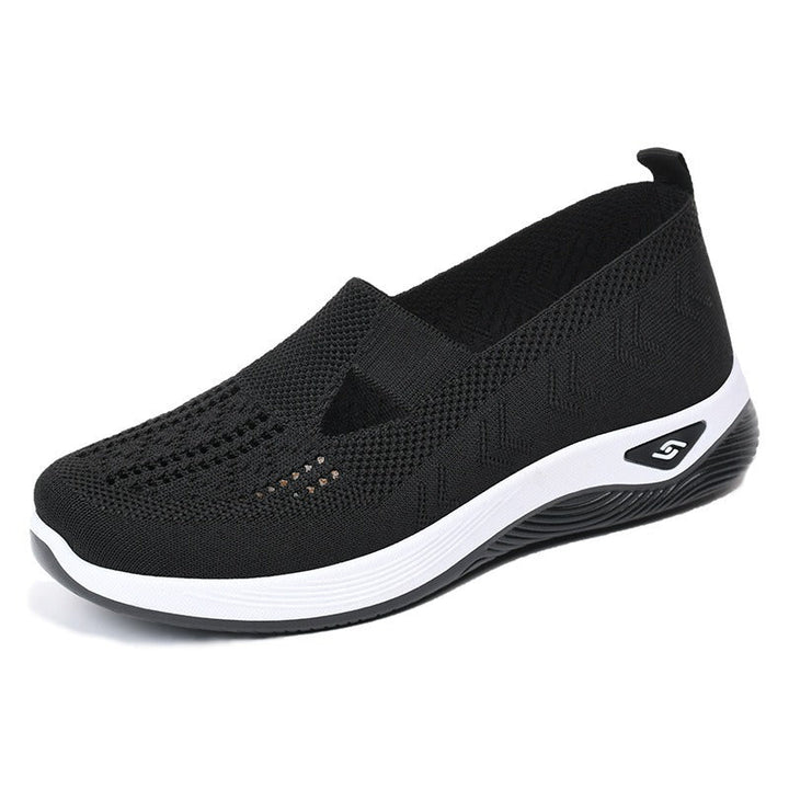 Women's knitted slip-on ballet flat with round toe and contrast sole