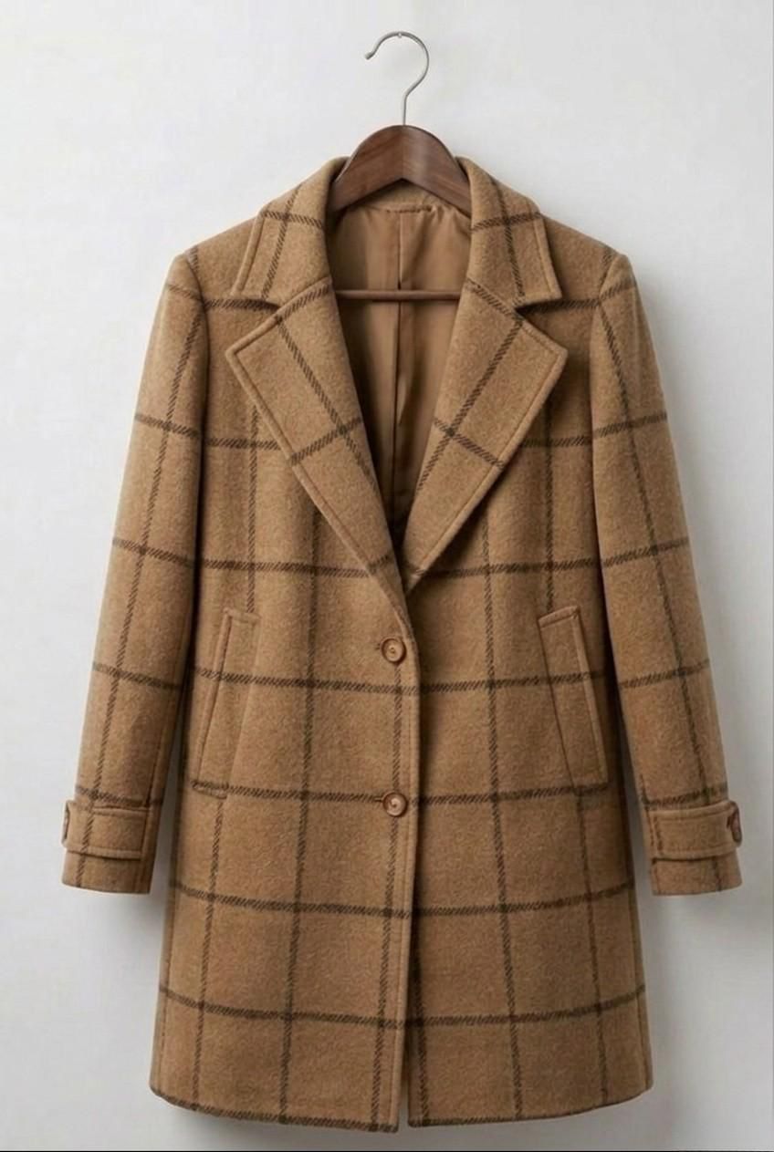 Women's long checked coat with notch lapel and side pockets