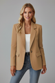 Women's notch-lapel blazer with long sleeves and flap pockets