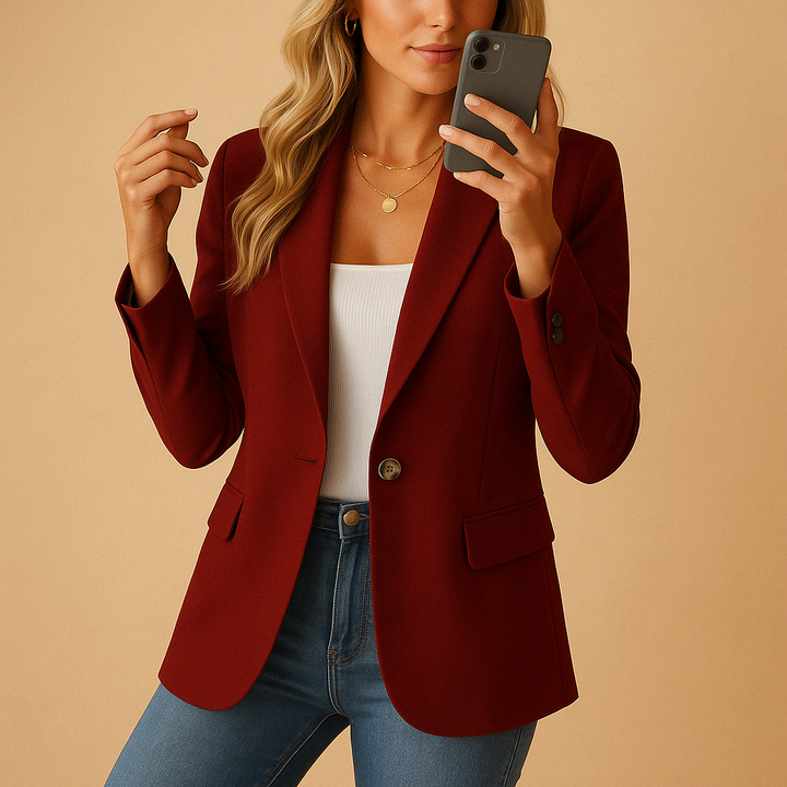 Women's fitted tailored blazer with lapels and flap pockets