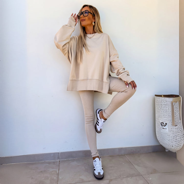 Women's long-sleeve sweatshirt and leggings set with crew neck