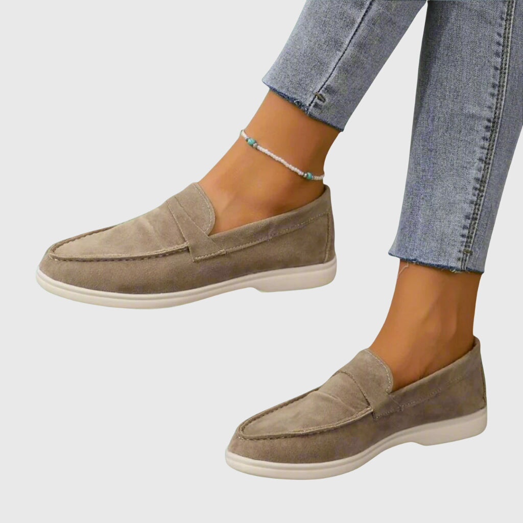 Women's casual moc toe loafers with vamp strap and low flat sole