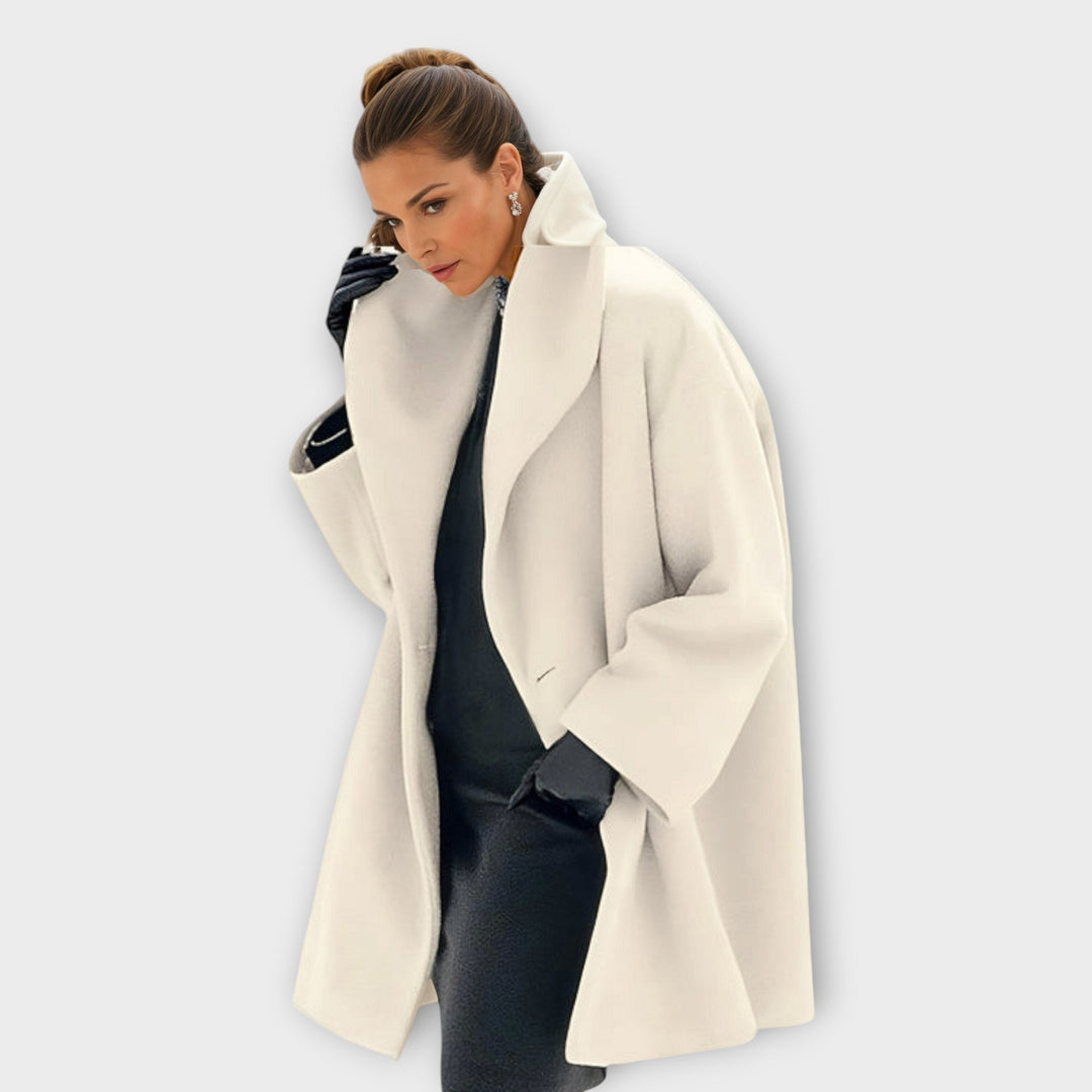 Women's oversized coat with wide collar and open front