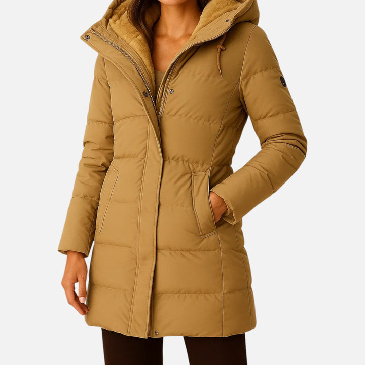 Women's quilted hooded puffer coat with front pockets