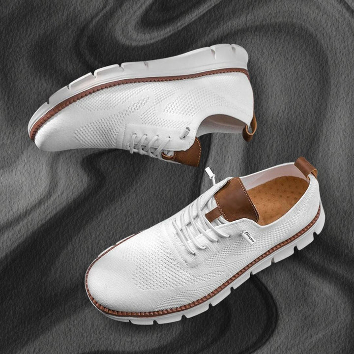 Men's low-top knit lace-up sneakers with round toes and segmented soles