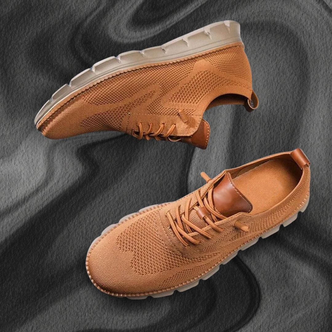 Men's low-top knit lace-up sneakers with round toes and segmented soles