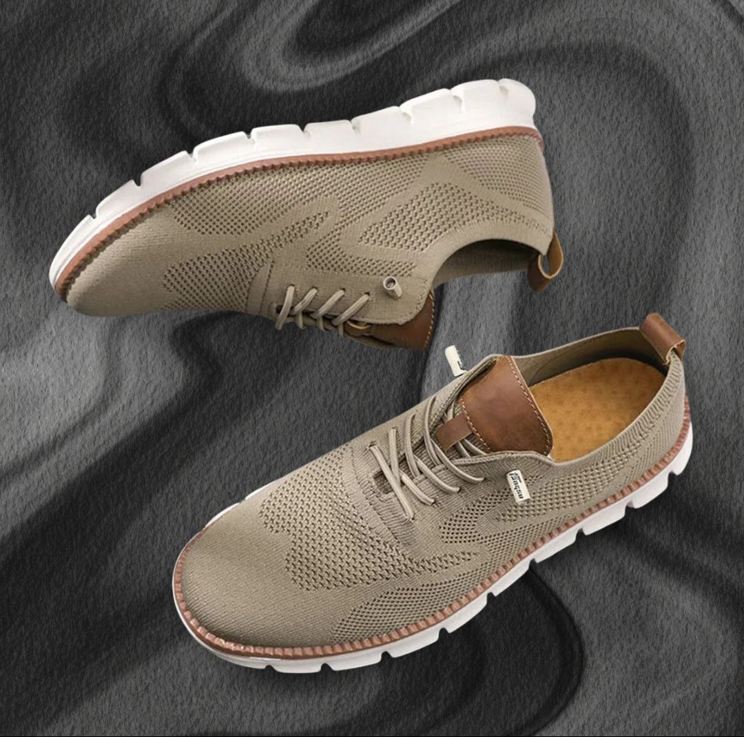 Men's low-top knit lace-up sneakers with round toes and segmented soles