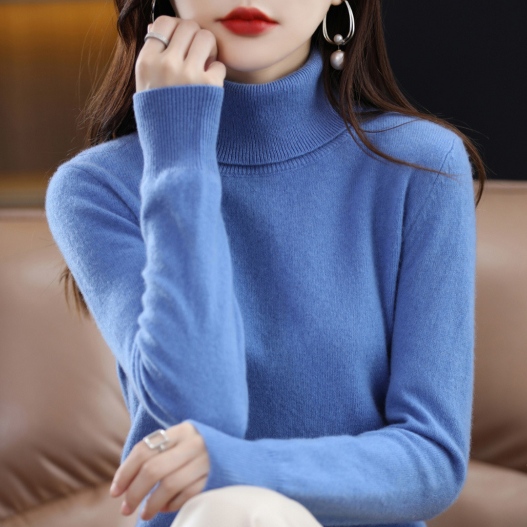 Women's solid knit turtleneck sweater with long sleeves