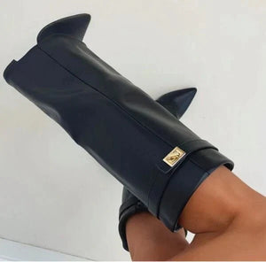 Cuir noir (plus que 7 en stock)