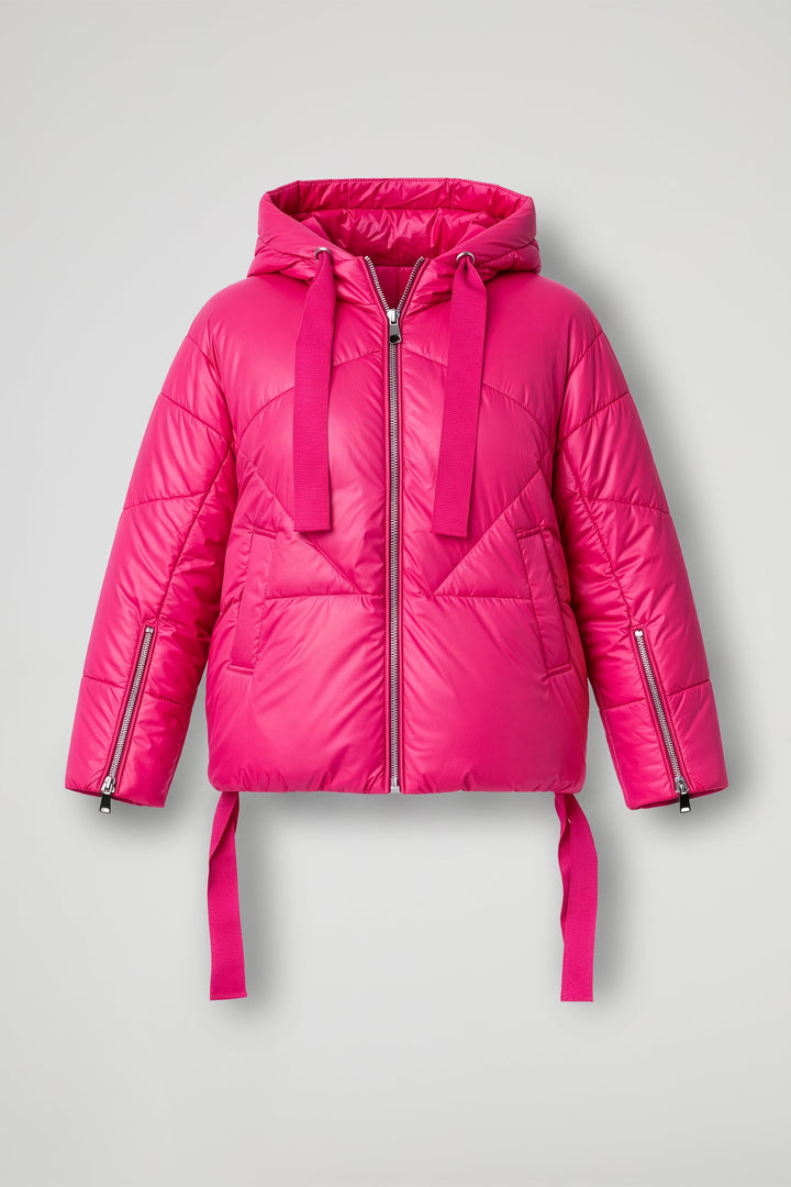 Women's cropped quilted hooded puffer jacket with long sleeves and front zipper