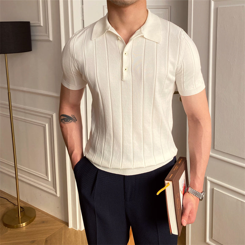 Men's knitted polo shirt with vertical pleated texture and short sleeves