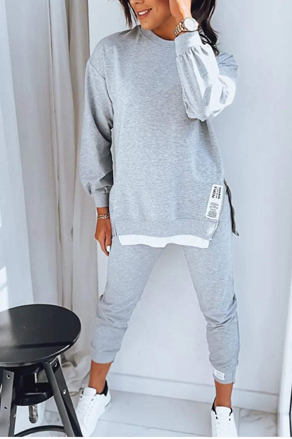 Women's long-sleeve crew-neck sweatshirt and tapered jogger two-piece set