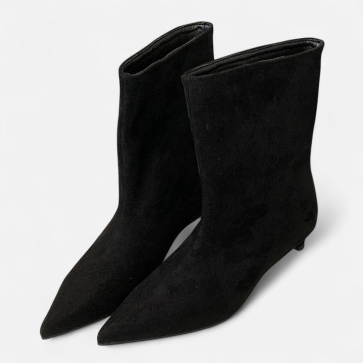 Women's pointed toe ankle boots with low heels and short shafts
