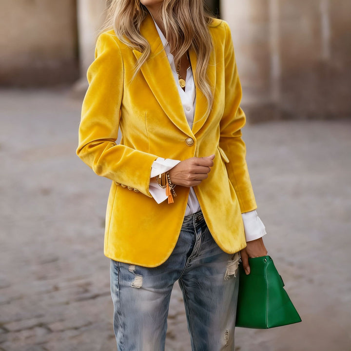 Women's tailored blazer with notched lapels, long sleeves and single-button front