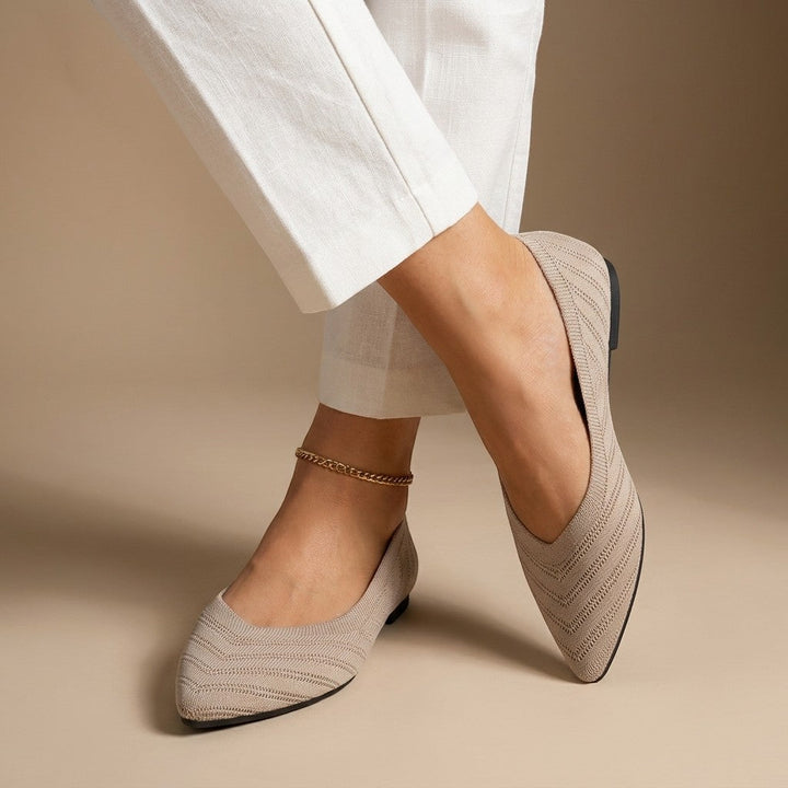 Women's pointed knit flats with a flat sole