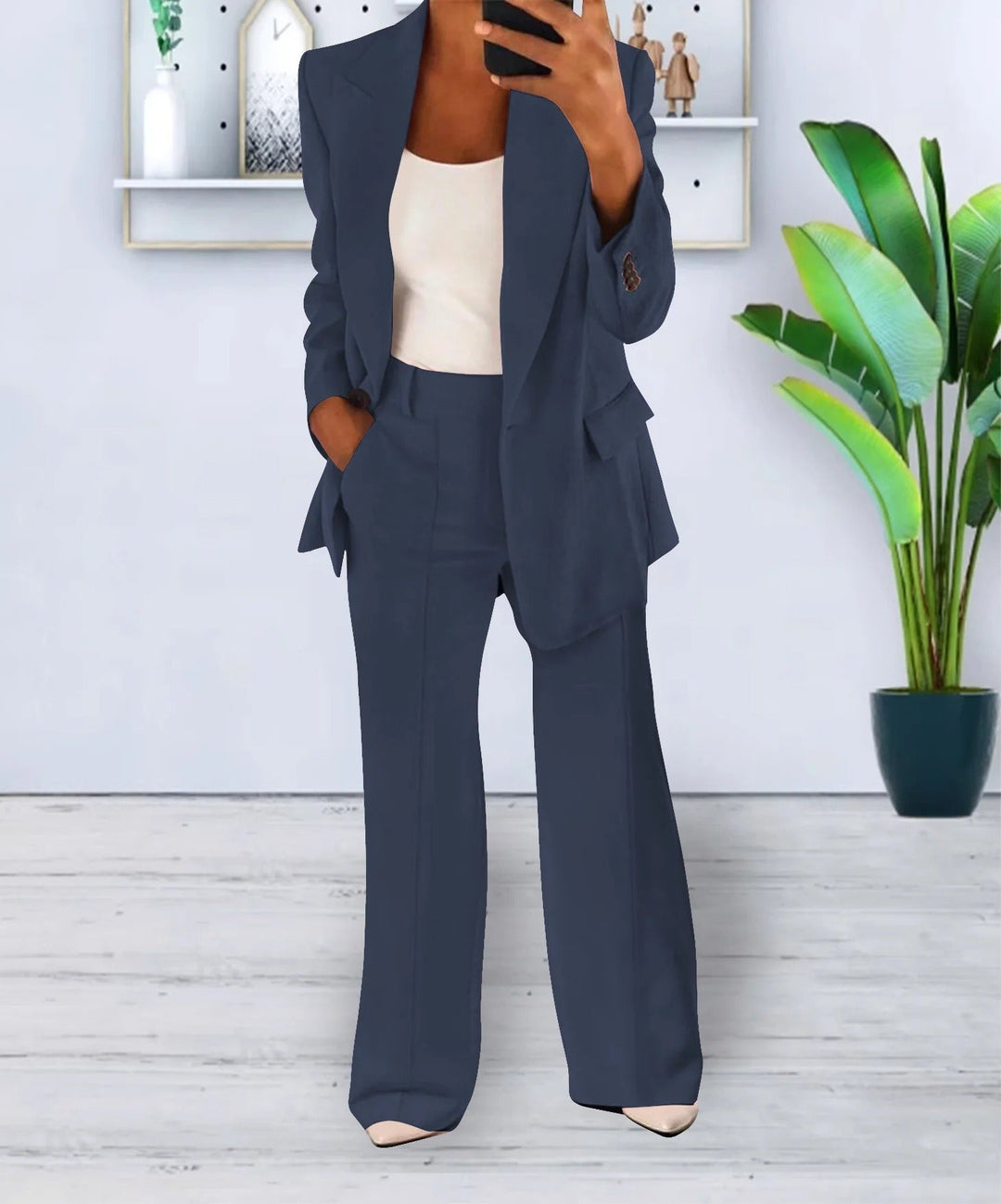 Women's two-piece trouser suit with open blazer and wide-leg pants