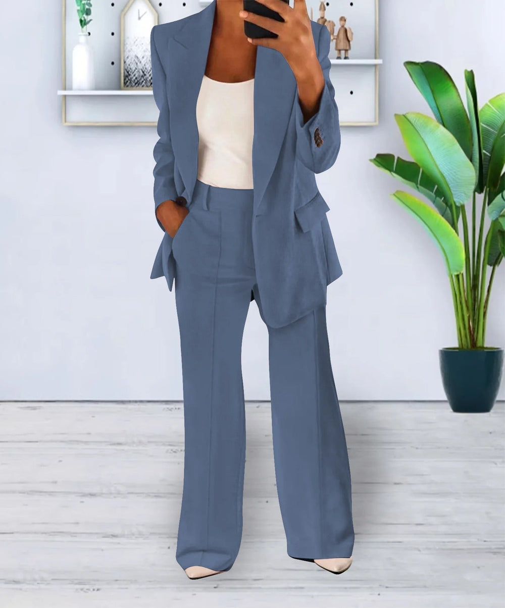Women's two-piece trouser suit with open blazer and wide-leg pants